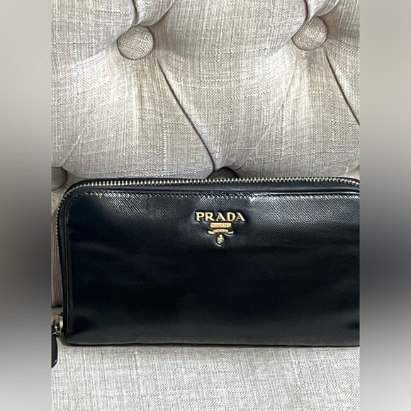 Prada Saffiano Lux Leather Zipper closure Continental Wallet - Picture 2 of 12